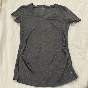 GapFit Breathe Maternity shirt